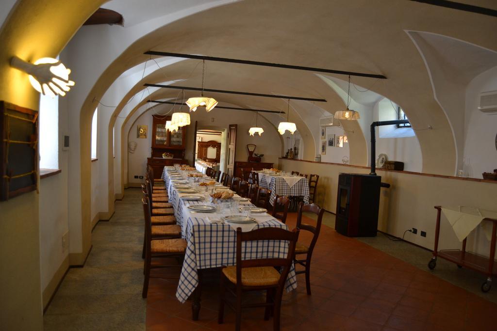 Agriturismo La Pieve Dogliani Bagian luar foto